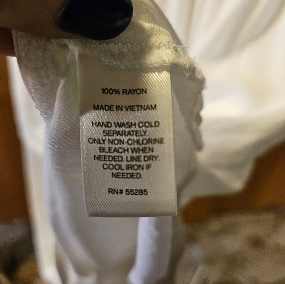 EXPRESS  smallwhite ruffle short sleeve top - Picture 4 of 5